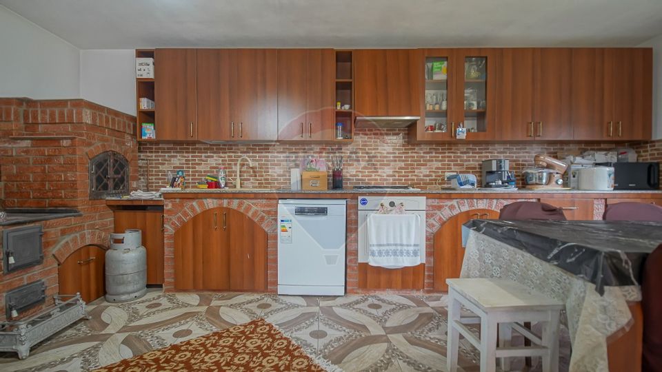 REZERVAT |Casa de vanzare Bradet|Casa de vacanta|Spatiu Comercial