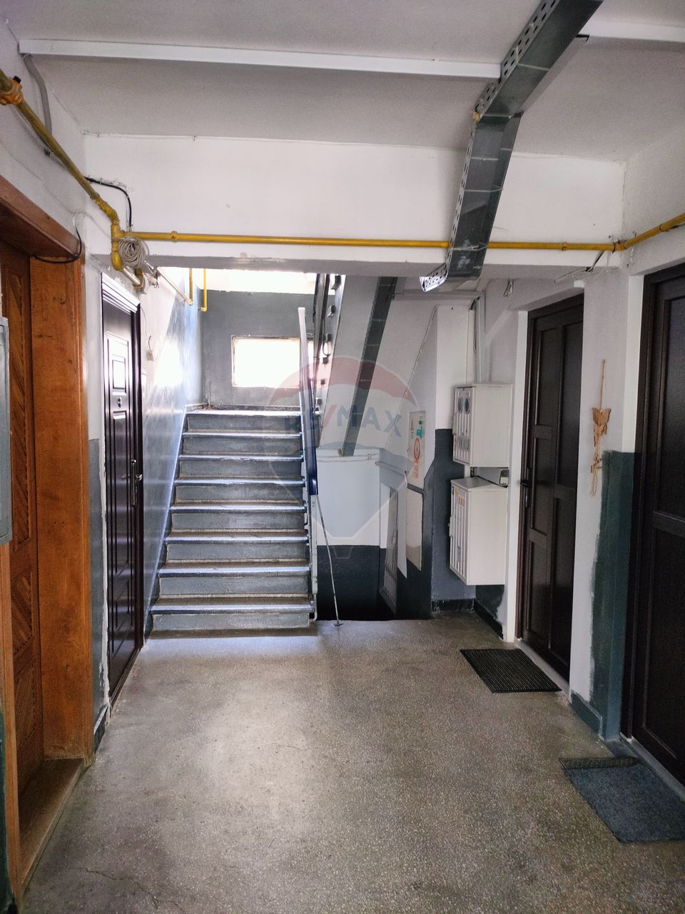 Apartament trei camere etaj 1-Vitrometan