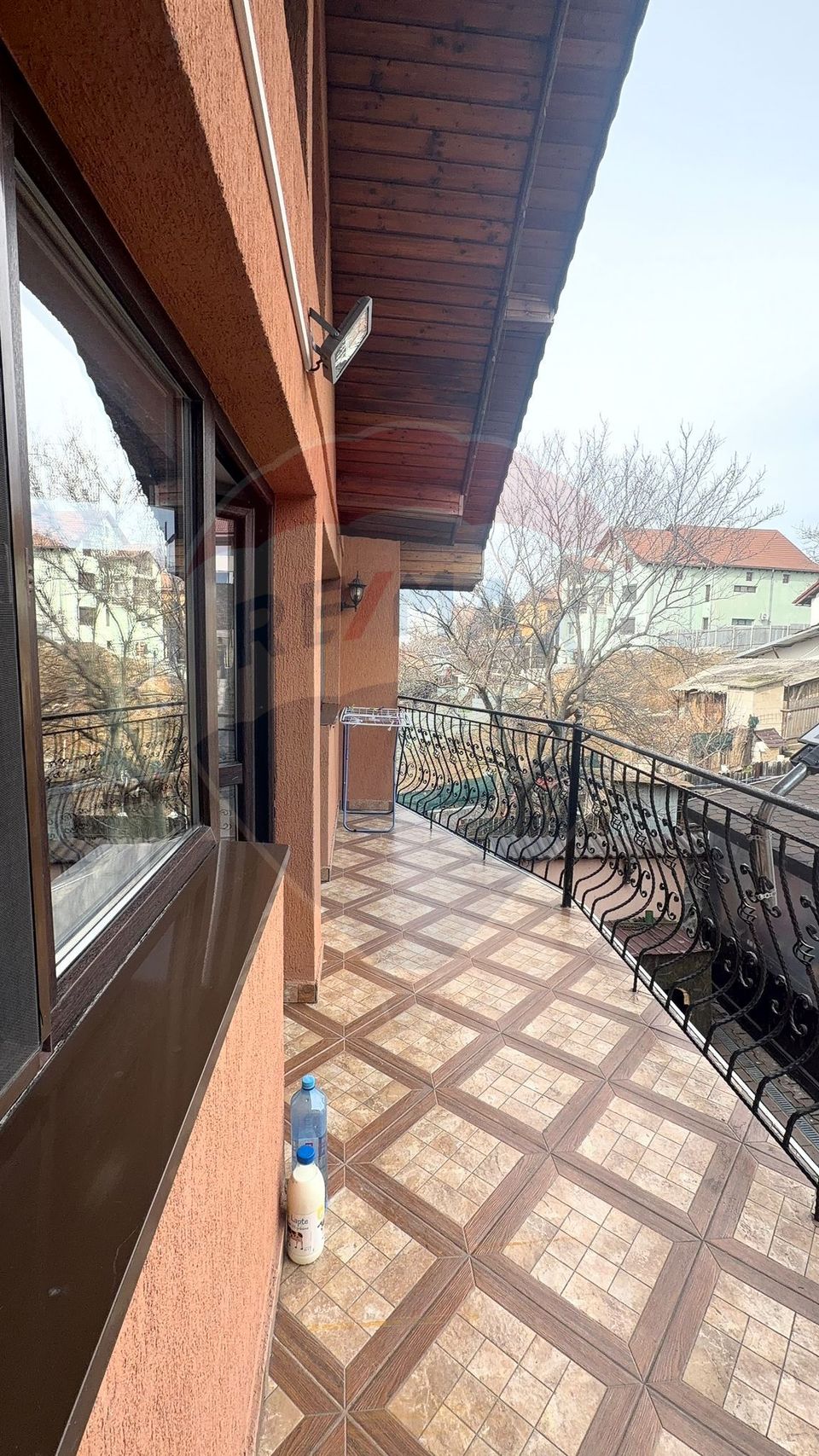 5 room House / Villa for sale, 1 Mai area