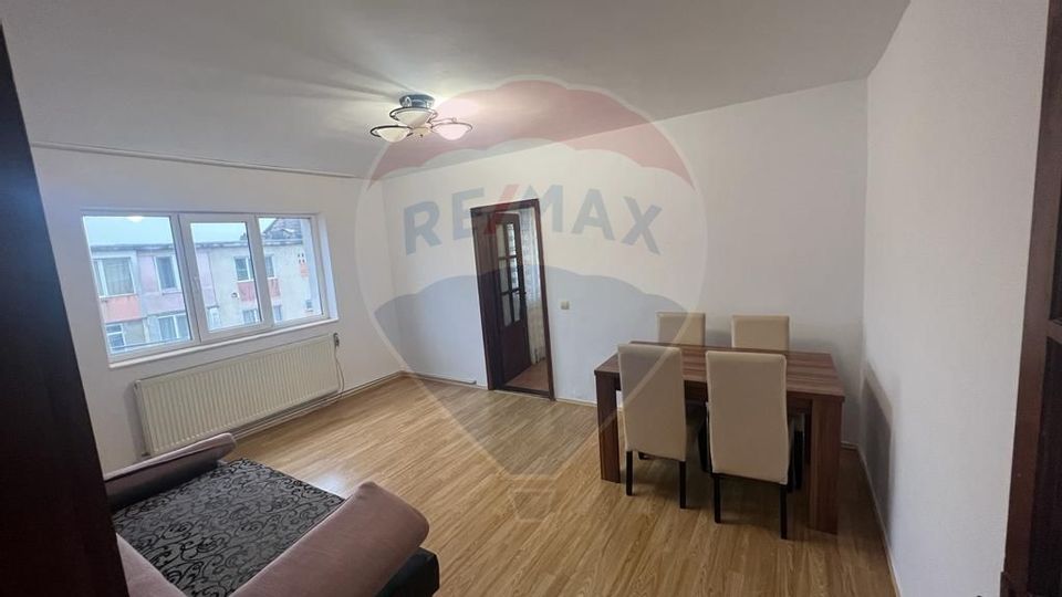 Apartament cu 2 camere de vânzare în zona Hotvon