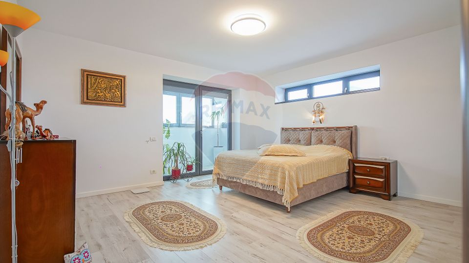 Casă premium cu 270 mp utili, 7 camere ,curte generoasă în Bartolomeu