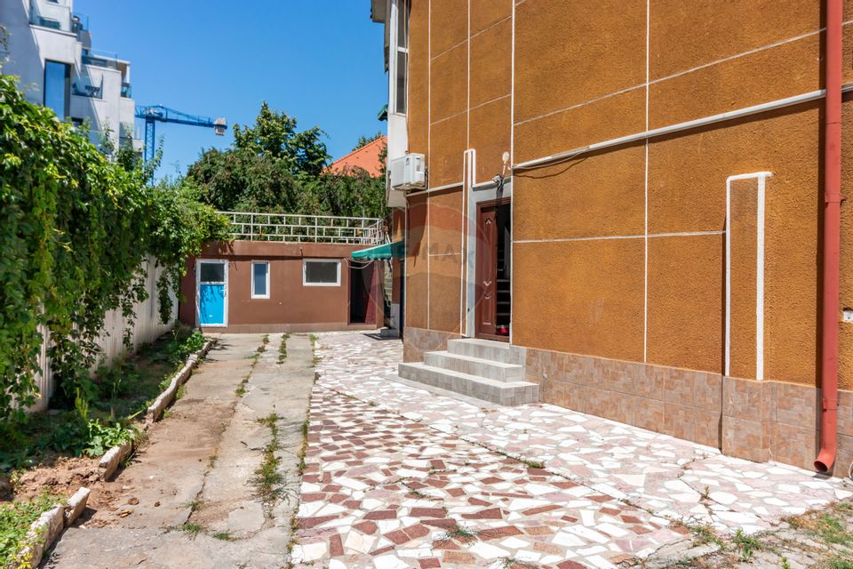 Casă / Vilă în zona Calea Calarasilor, ideal investitie, 6xparcare