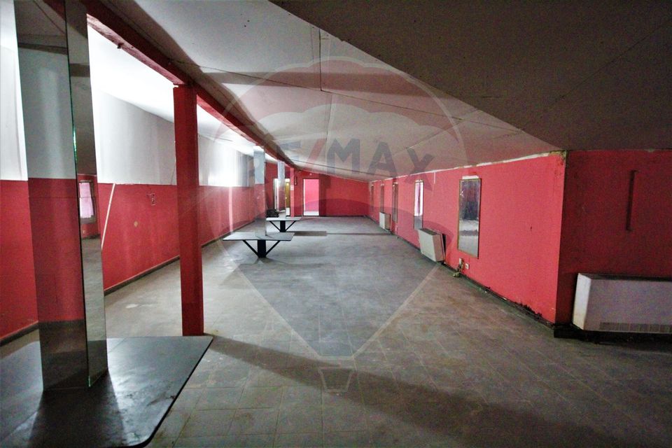 904sq.m Commercial Space for rent, Central area