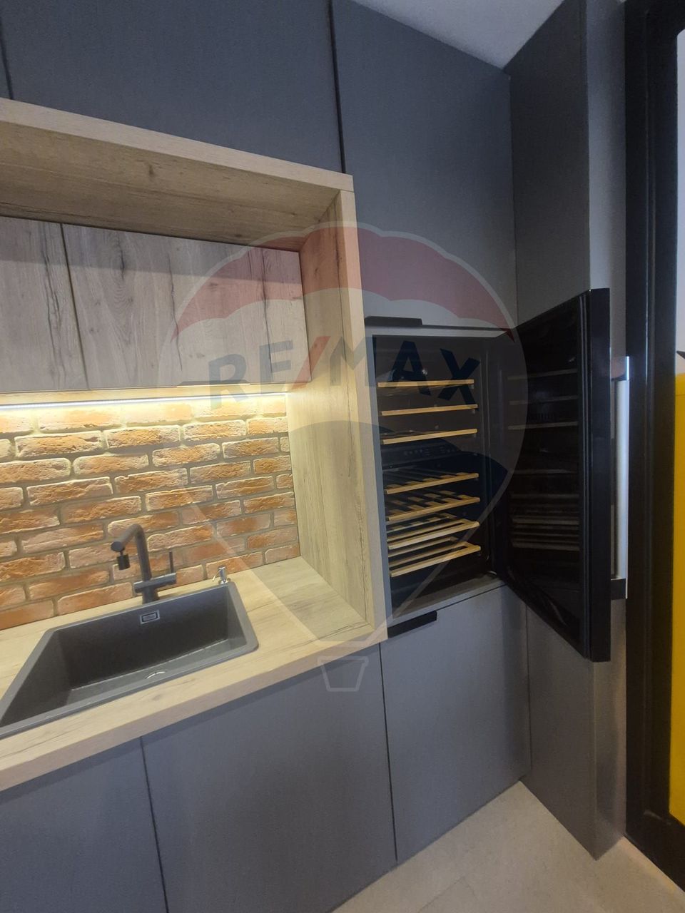 Rent Unique 3 Room Apartment | DACIA & EXPAT-FRIENDLY ICONS