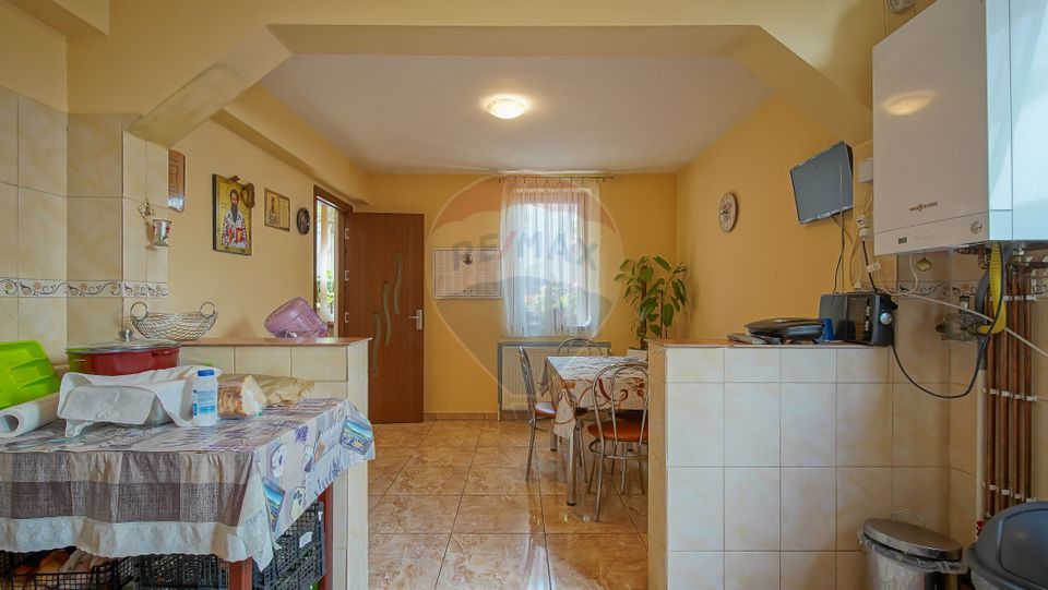 !VANDUT! Casă tipică pentru un stil de viață liniștit  Craiter, Brașov