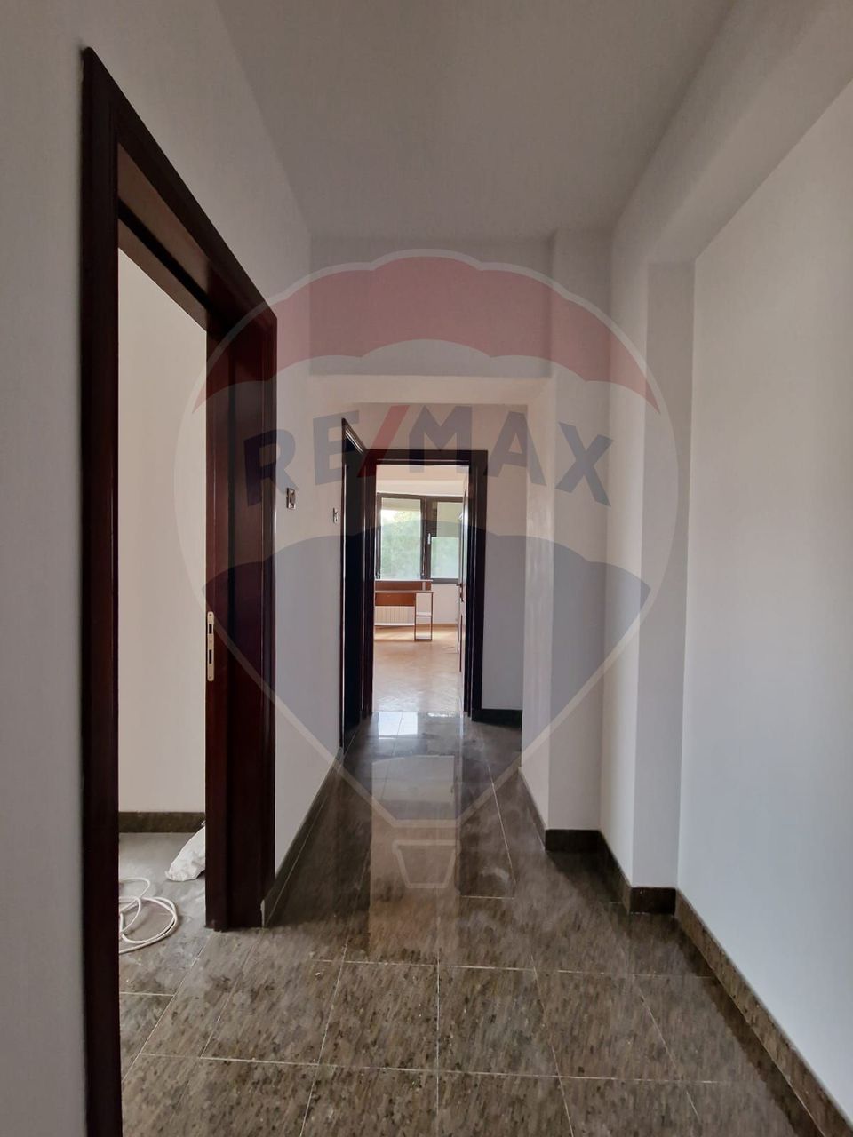 For Sale! Villa 6 rooms - Zorileanu