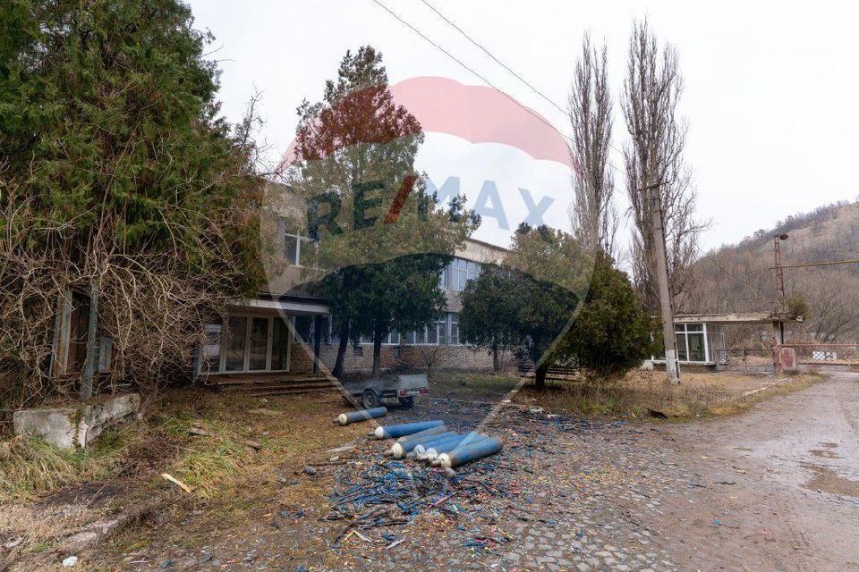 7,000sq.m Industrial Space for sale, Periferie area