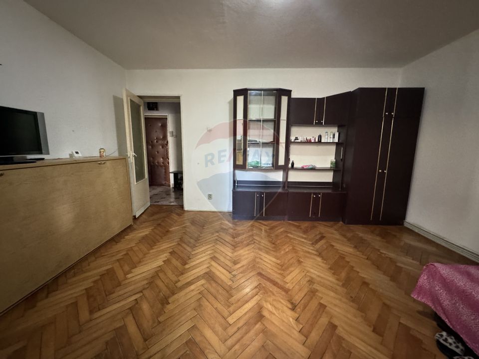 Apartament de închiriat Bulevardul Traian/PRET 210 EURO