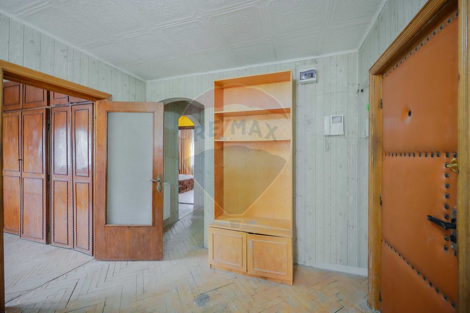 De vânzare – Apartament 2 camere, parter înalt, triplă orientare