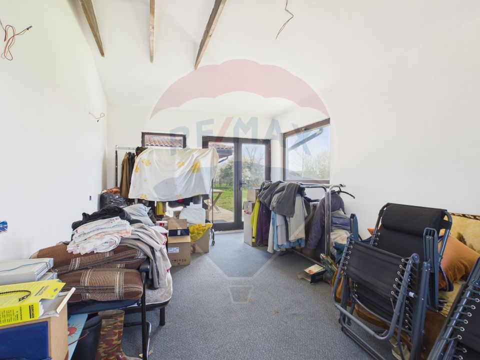 Vila Impunatoare multi-generationala cu Turnulet si Arhitectura Unica