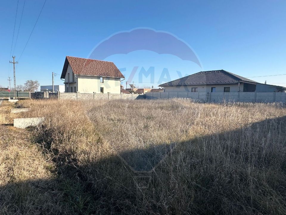 Teren intravilan pentru locuinta in Calugareni / Strada Principala