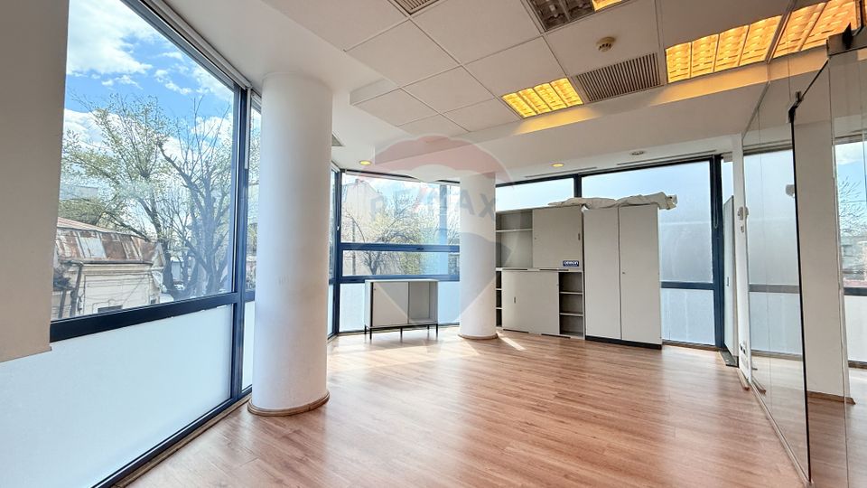 260sq.m Office Space for rent, P-ta Victoriei area