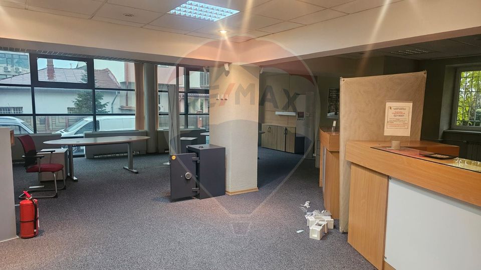 Hotel / Pensiune de vanzare în zona Barbu Vacarescu