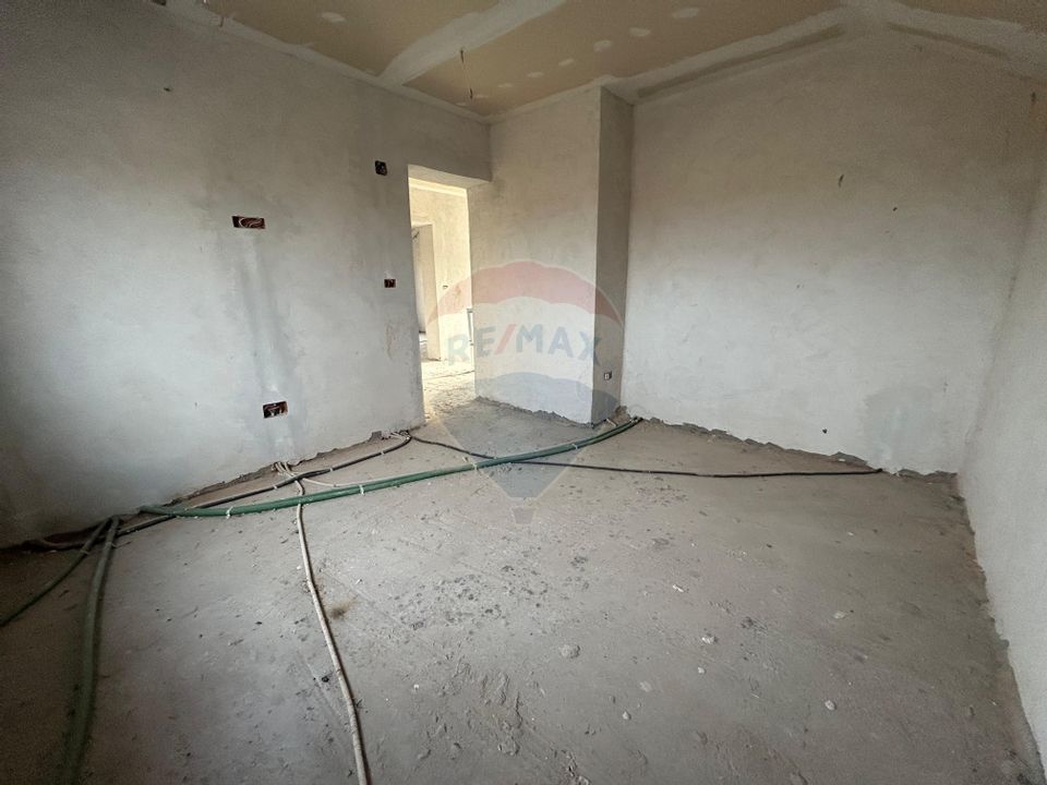 Casă / Vilă cu 4 camere de vânzare