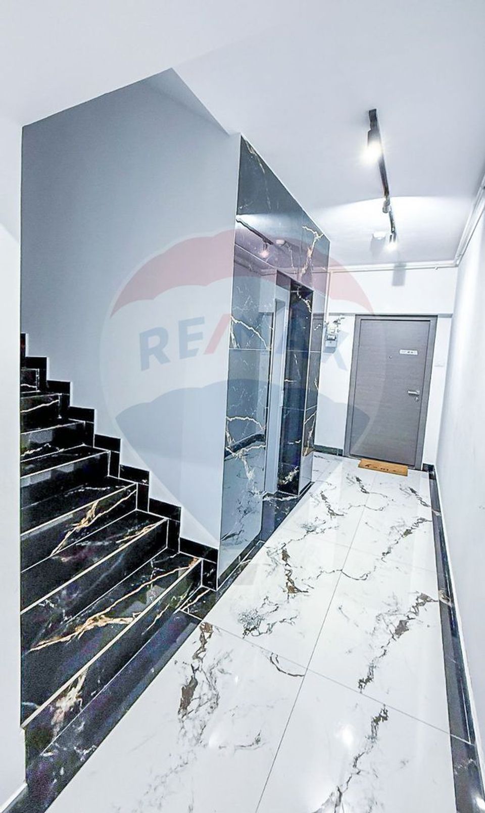 Apartament ultrafinisat cu 2 camere de inchiriat - Zona Decebal