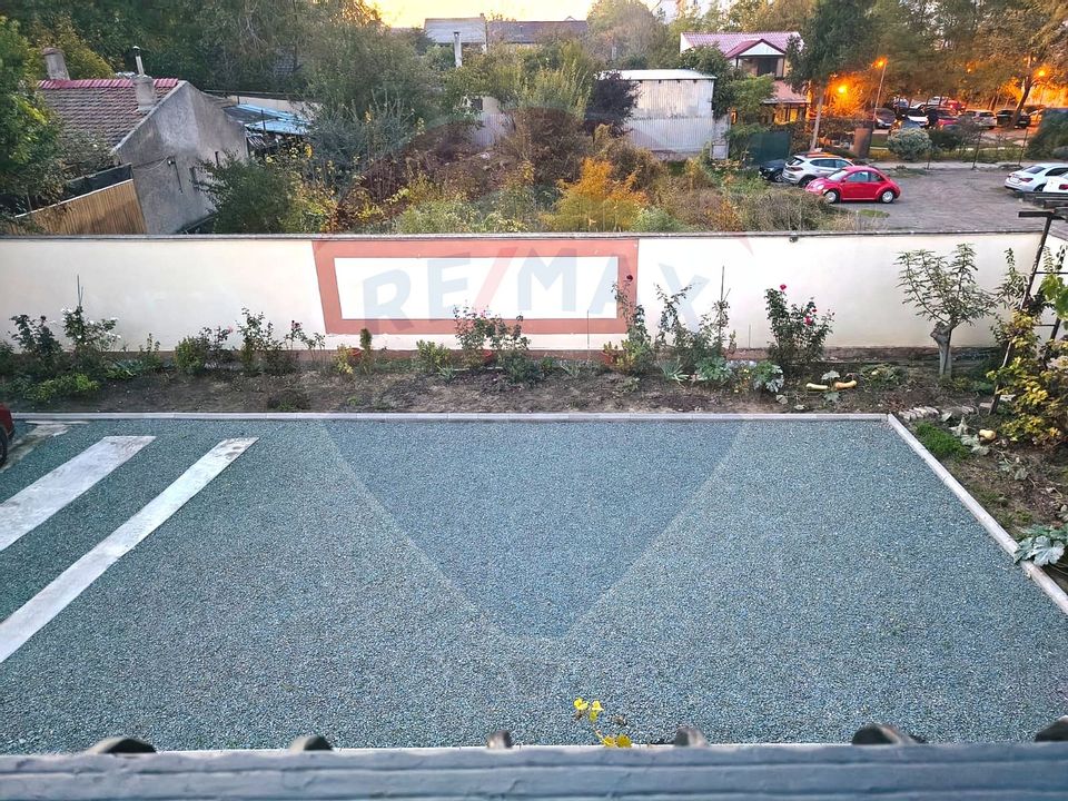 Apartament cu 2 camere de închiriat pretabil spatiu comercial