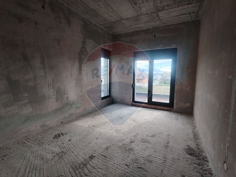 5 room House / Villa for sale