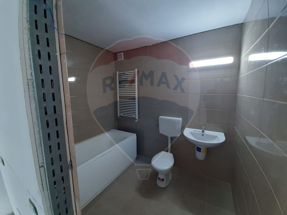 Villa / Guesthouse / Seniors' Asylum, beautiful Moeciu area, parking