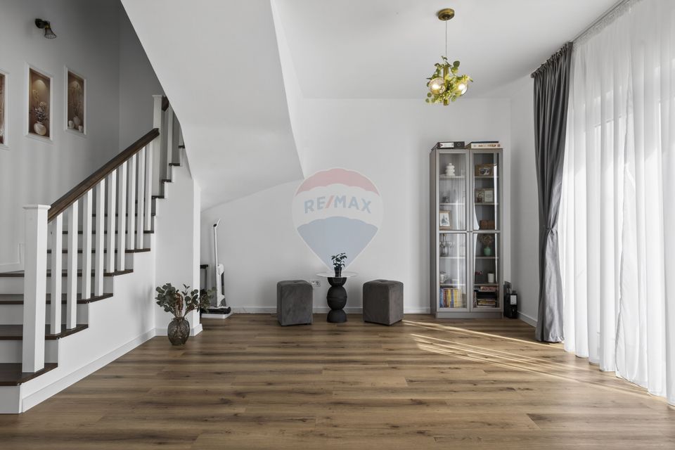 Casă la cheie cu teren 544 mp de vanzare in zona 6 Vanatori,Arad