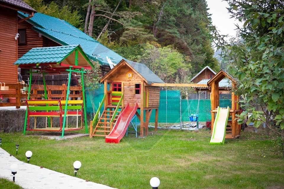 De Vânzare Pensiune Rustica De Vis Pe Ruta Lerești-Voina