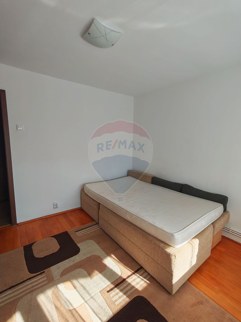 Apartament 2 camere Brazda, stațios, etaj 2, AC + centrală