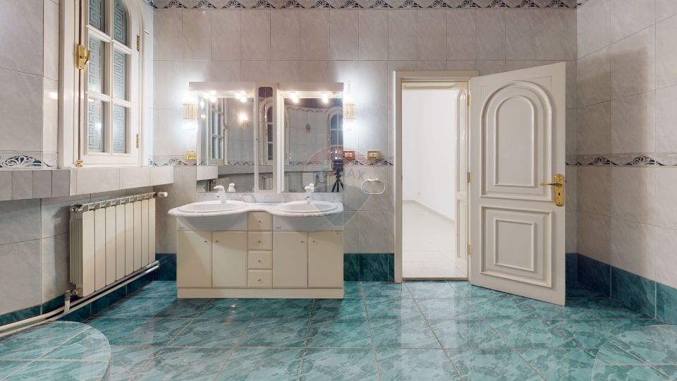 Spatiu deosebit | Destinatie mixta | Locuri parcare | 13 Septembrie