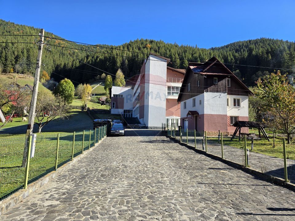 Vila / Pensiune / Camin / Azil seniori, zona superba Moeciu, parcare
