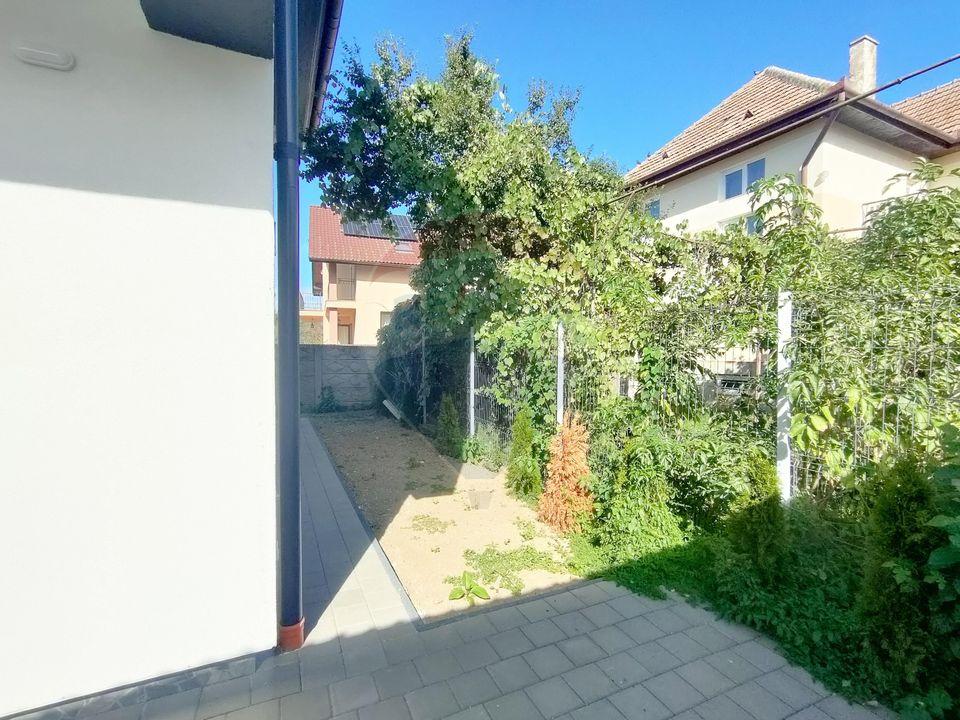 Casă cu 3 camere de vânzare în zona Turnisor