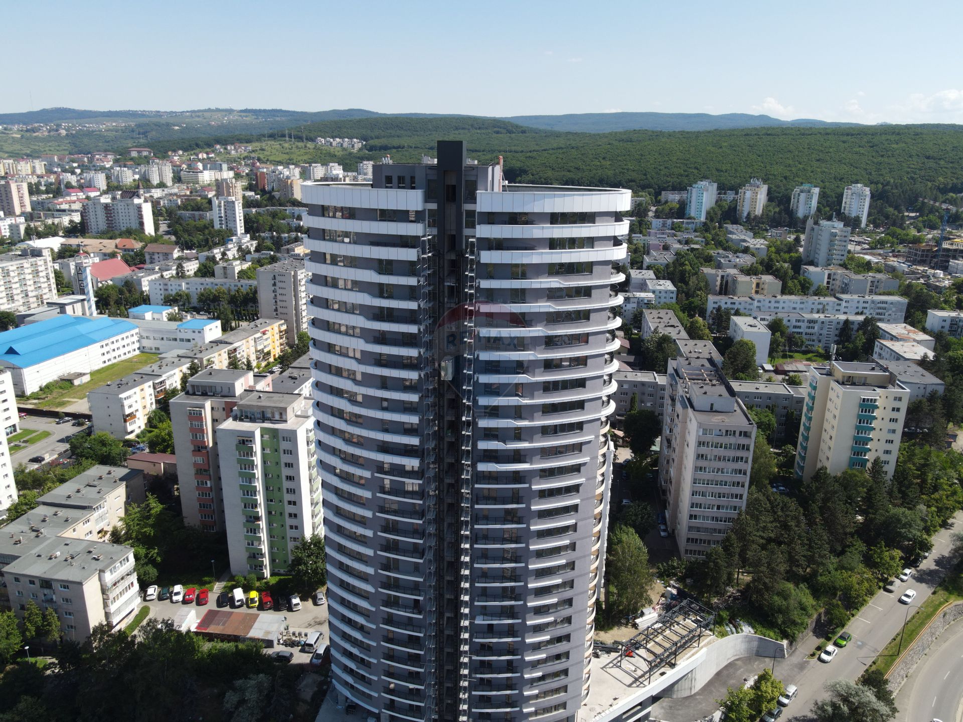Apartament 5 camere vanzare ClujNapoca, Manastur RMX91004 RE/MAX Romania
