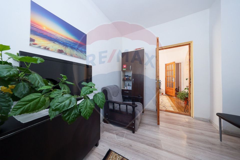 Casă cu 5 camere si curte, de vânzare, zona Centrul Istoric!