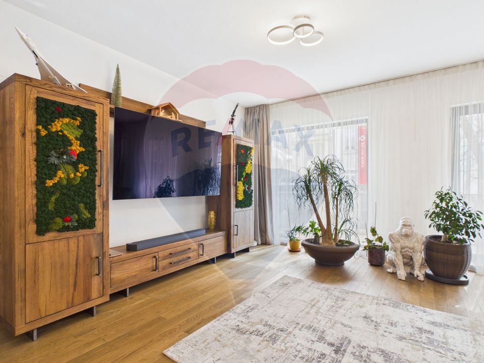 5 room Apartment for sale, Magheru area