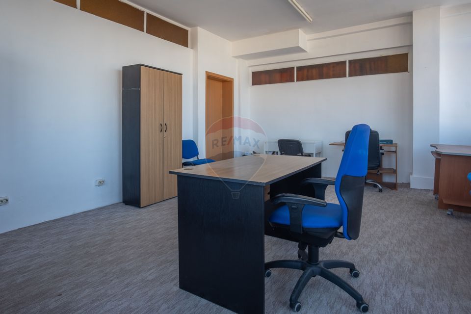 Spațiu de birouri intre 48mp de închiriat în piata 700