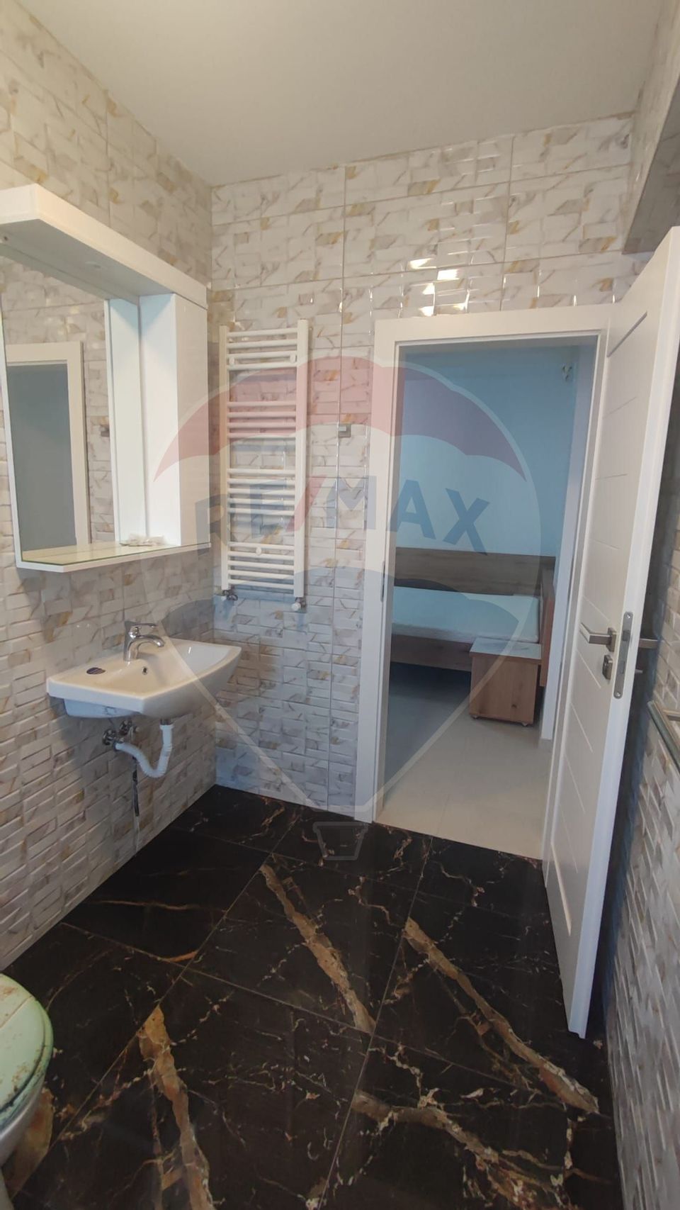 Apartament studio de inchiriat cu parcare inclusa zona ultracentral