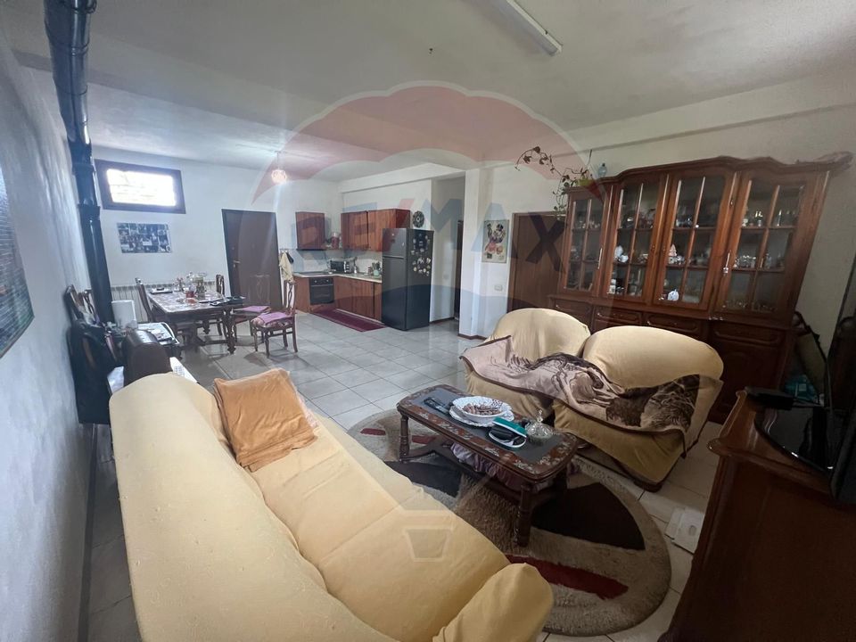 Casă - plantatie aluni  41300mp