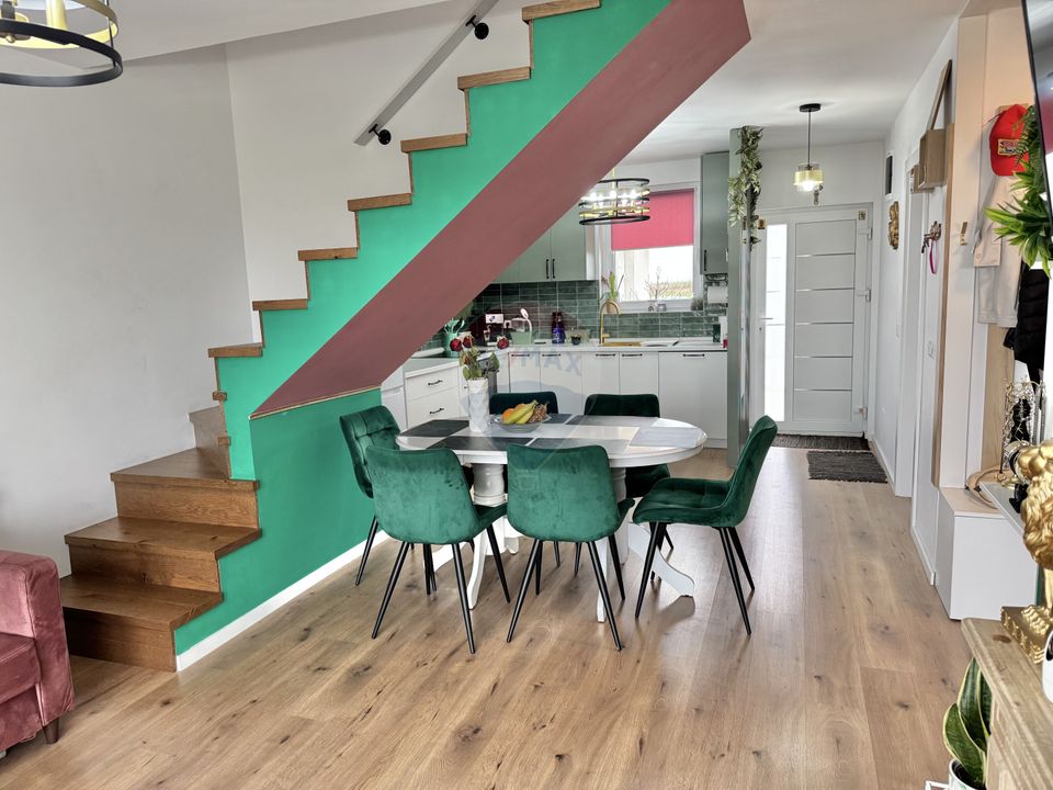 4 room House / Villa for sale