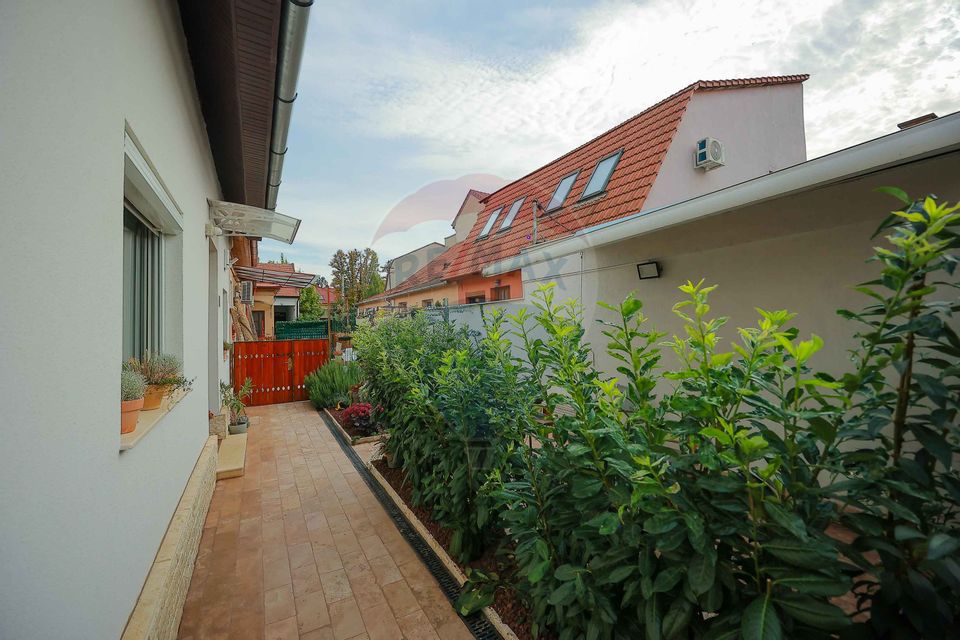 5 room Apartment for sale, Central area