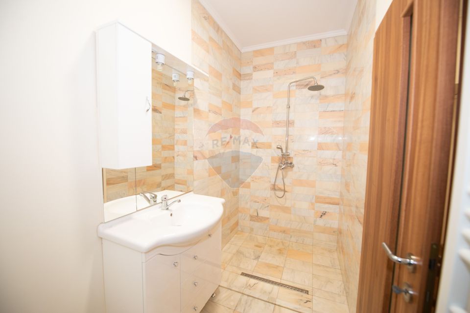 Apartament 3 camere, 97 mp, nemobilat, metrou Eroii Revolutiei