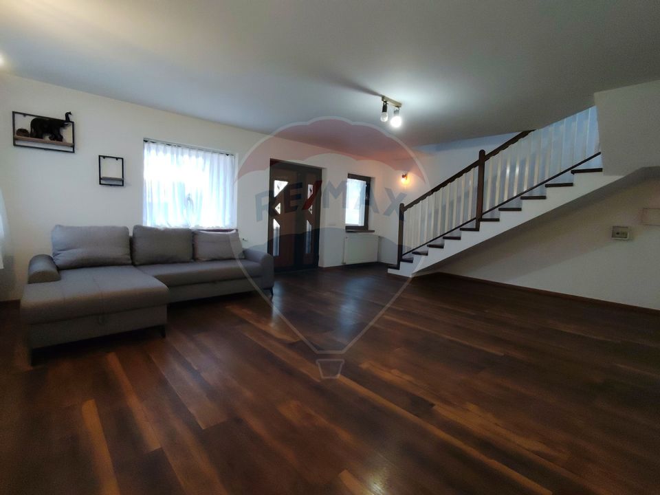 COMISION ZERO Casa spatioasa în Sasar cu curte și garaj