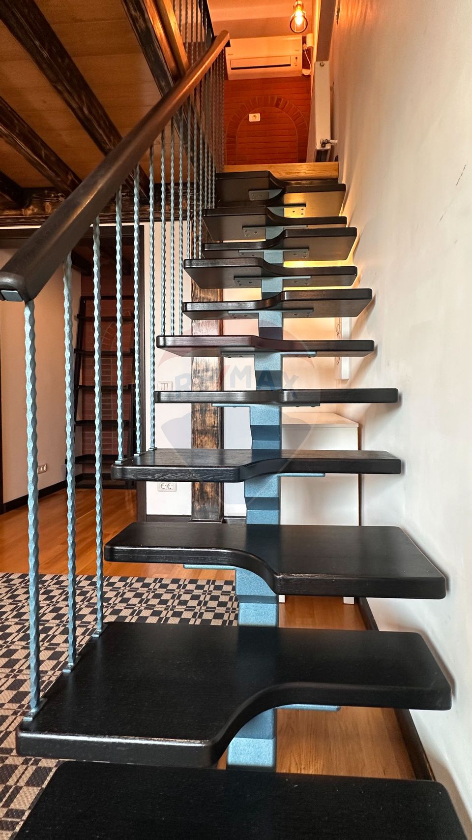 Vila cu doua unitati locative de inchiriat în zona de Nord / Sisesti