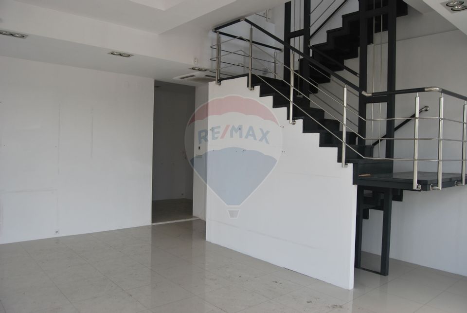 121sq.m Commercial Space for rent, Semicentral area
