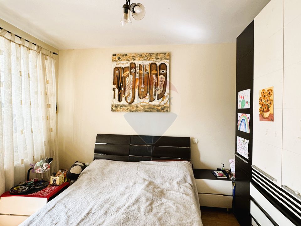 De Vanzare Apartament 4 camere - Ultra Central (orientare N-S)