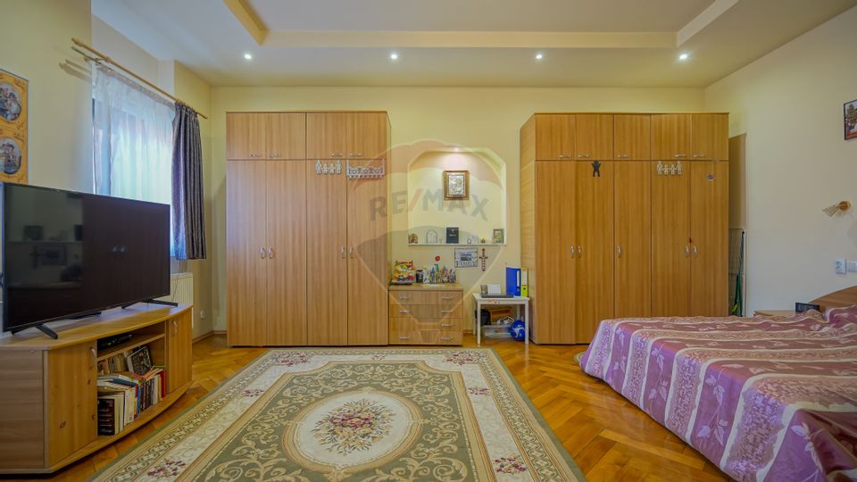 Apartament 3 camere cu acces auto, Centrul Istoric