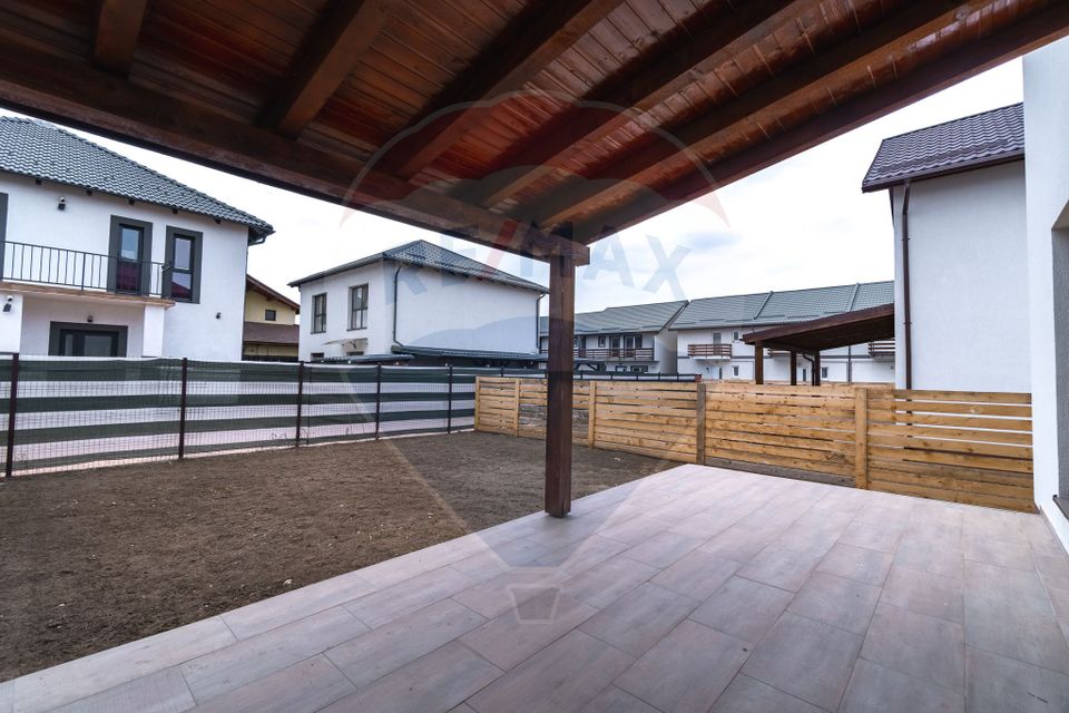 8 room House / Villa for sale