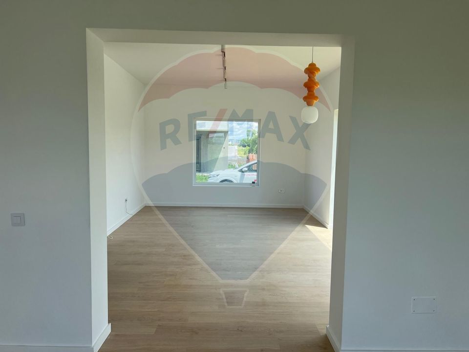 4 room House / Villa for sale