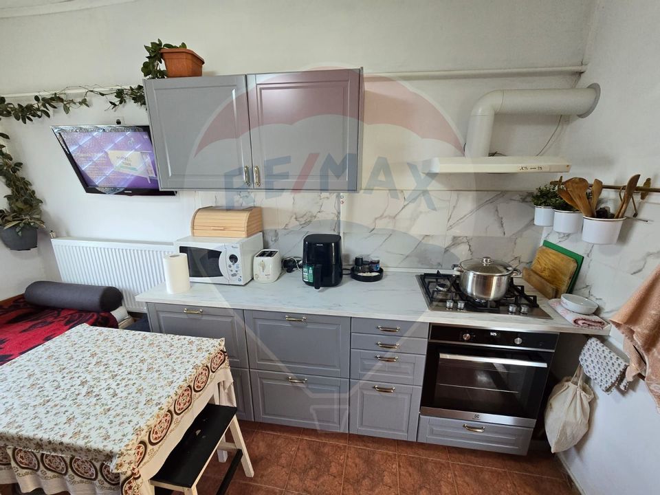 Casă / Vilă cu 4 camere de vânzare în zona Central