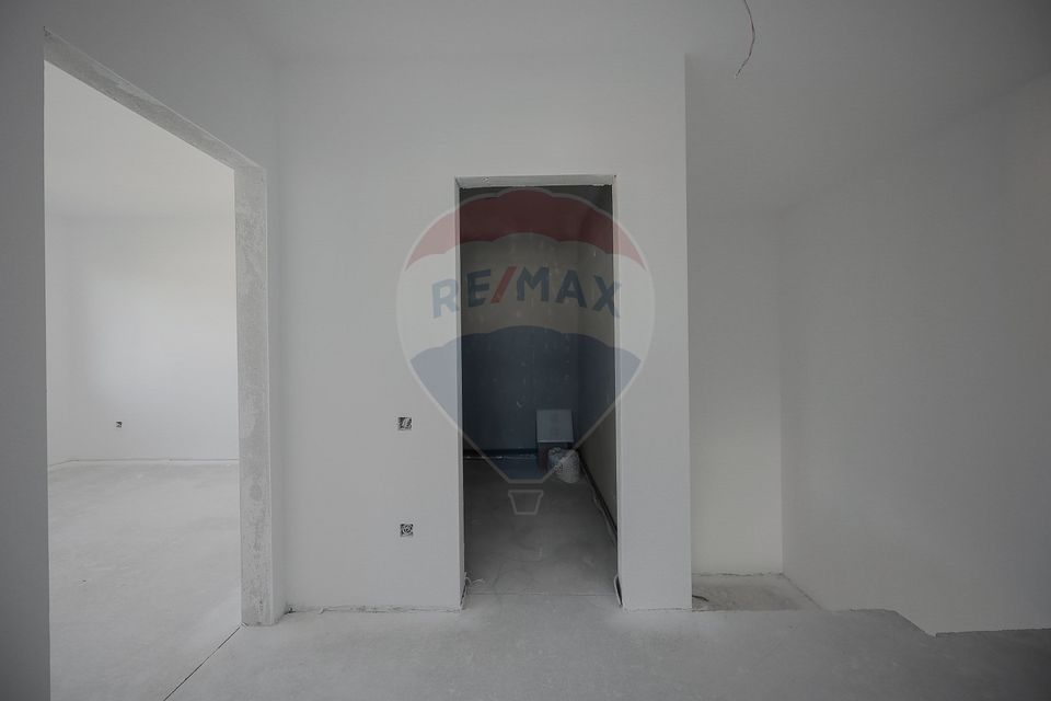 Casă nouă cu 3 Dormitoare, de Vânzare, zona Ioșia