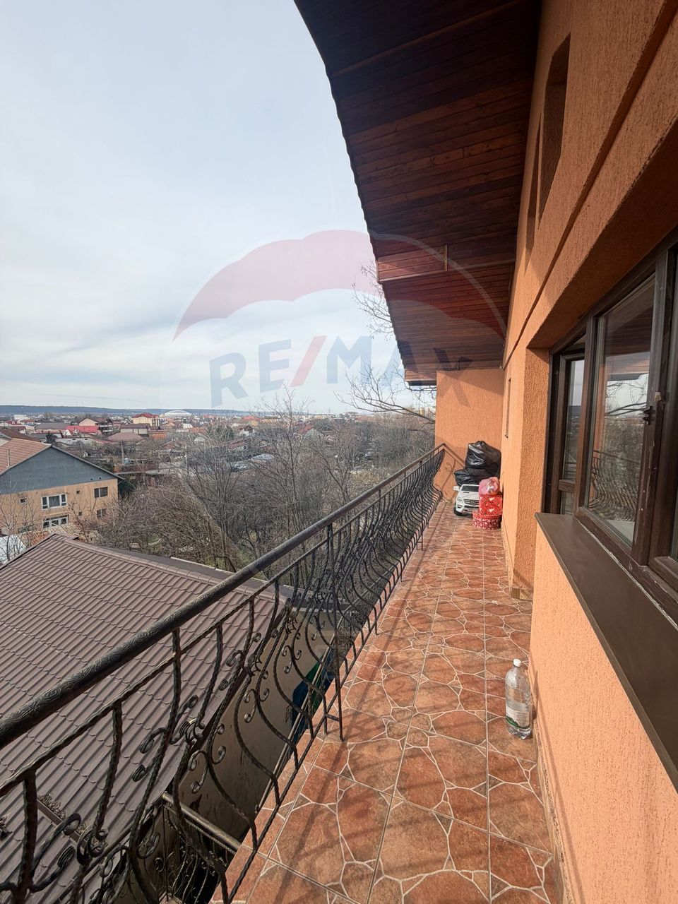 5 room House / Villa for sale, 1 Mai area