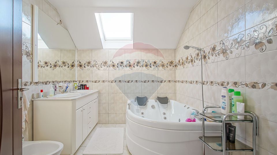 4 room House / Villa for sale