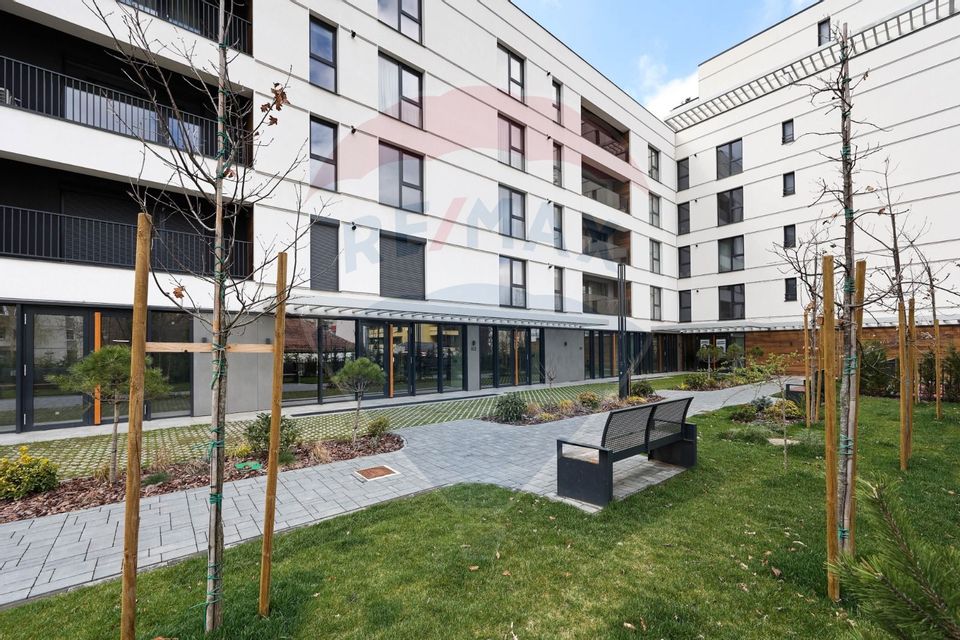 Spațiu comercial de închiriat, cu terasa, în zona Ultracentral!