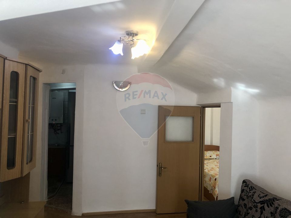 Apartament cu 3 camere de inchiriat zona P-ta Universitatii